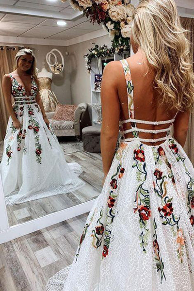 Cute V Neck Open Back White Lace Floral Short Prom Dresses, Backless W –  Shiny Party