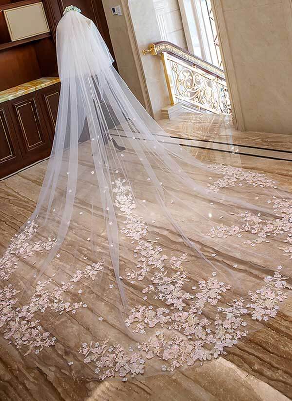 WYNTER | Chapel wedding veil